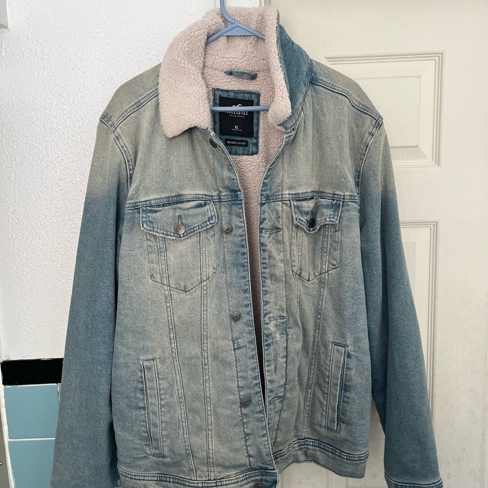 Hollister Epic Flex Men's Light Blue Denim Jacket with Sherpa Lining